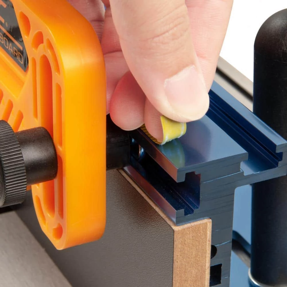 POWERTEC 3-3/8 in. Tall 24 in. L Deluxe Router Table Fence System 10 POWERTEC 3-3/8 in. Tall 24 in. L Deluxe Router Table Fence System - Image 8